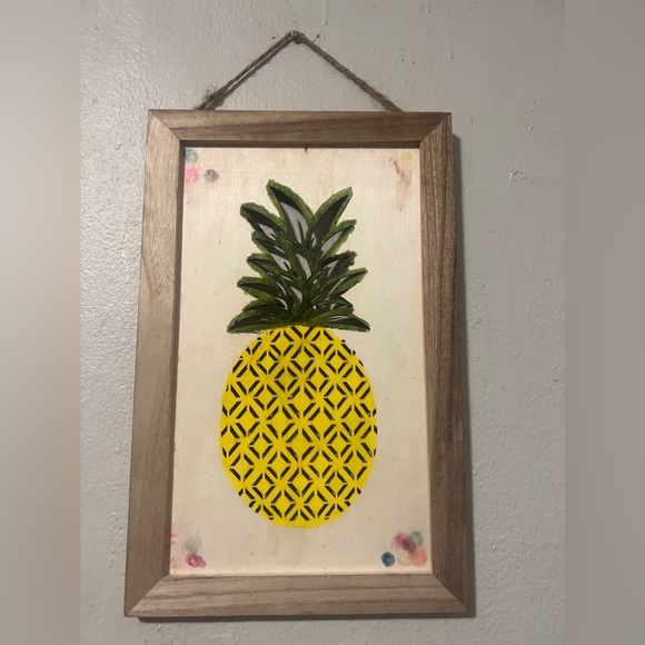 Handcrafted Pineapple Painting - Picture 2 of 2